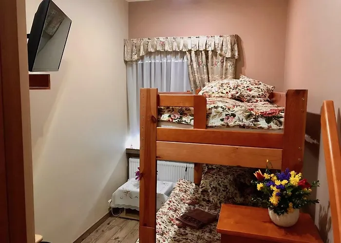 Goscinne Gallick Проживання в сім'ї *